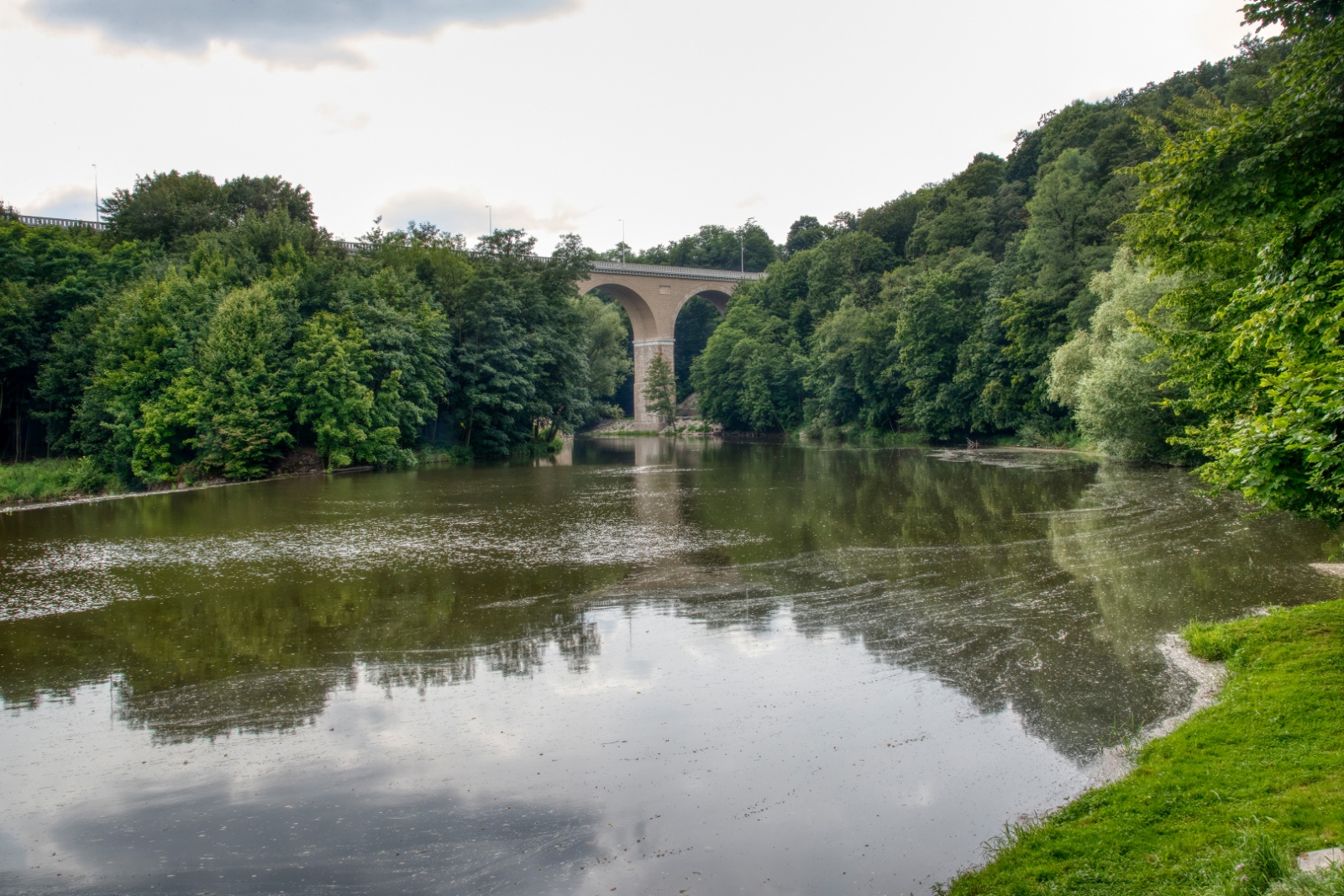 Neisse-joki ja rautatiesilta, Görlitz 2015